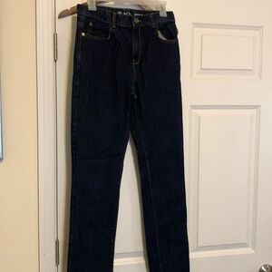 Place straight jeans. Color dark blue, size 18